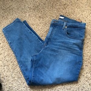Levi’s boyfriend ankle jean